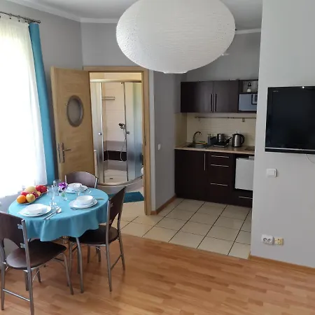 Bela - Z Aneksami I Bon Apartament